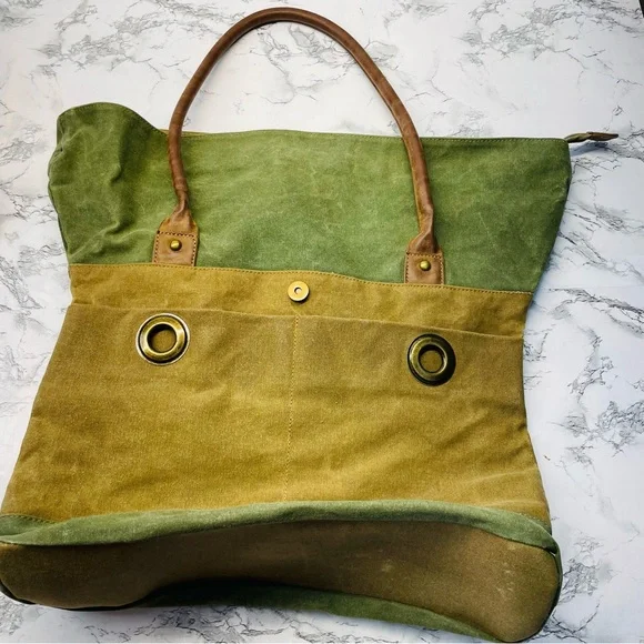 Green and Tan Structured Tote with Gold Hardware - Picture 11 of 16